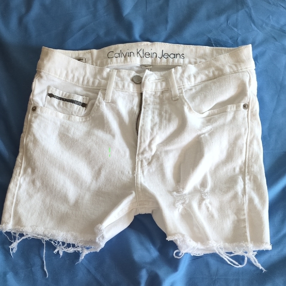 Calvin Klein White Frayed Denim Shorts Size 27